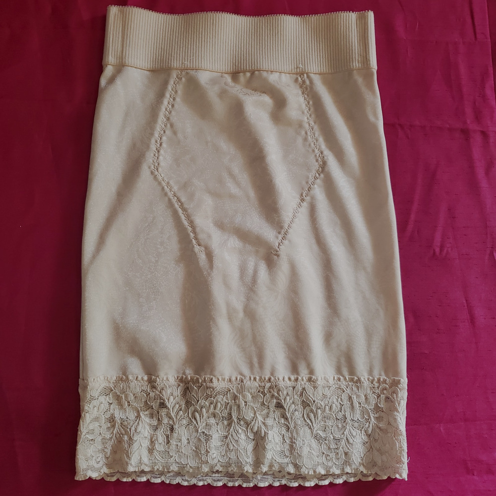 Flexees Style 6841 Shapewear Half Slip Nude Beige Control Skirt Lace Medium M